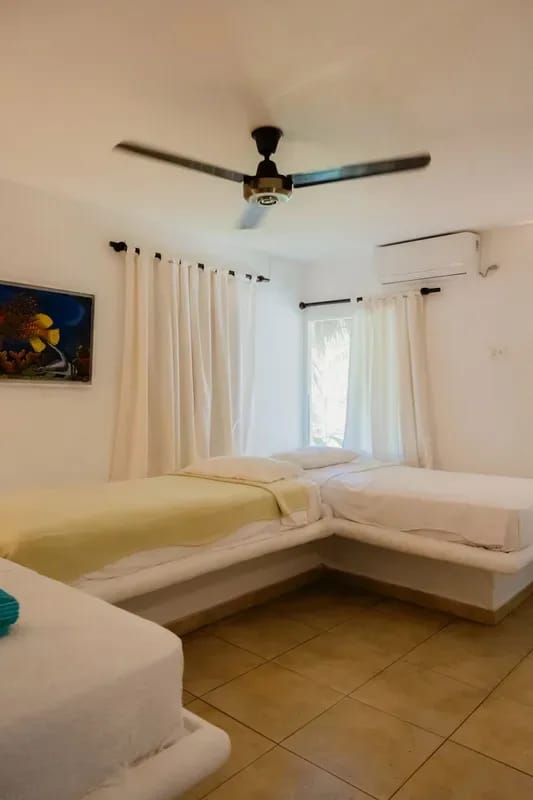 Nature & Beachfront 4BR Villa in Isla Grande