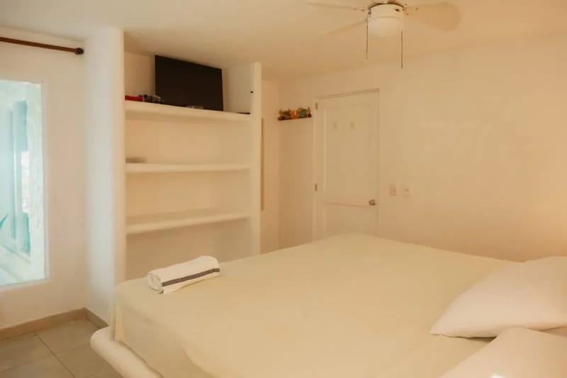 Nature & Beachfront 4BR Villa in Isla Grande