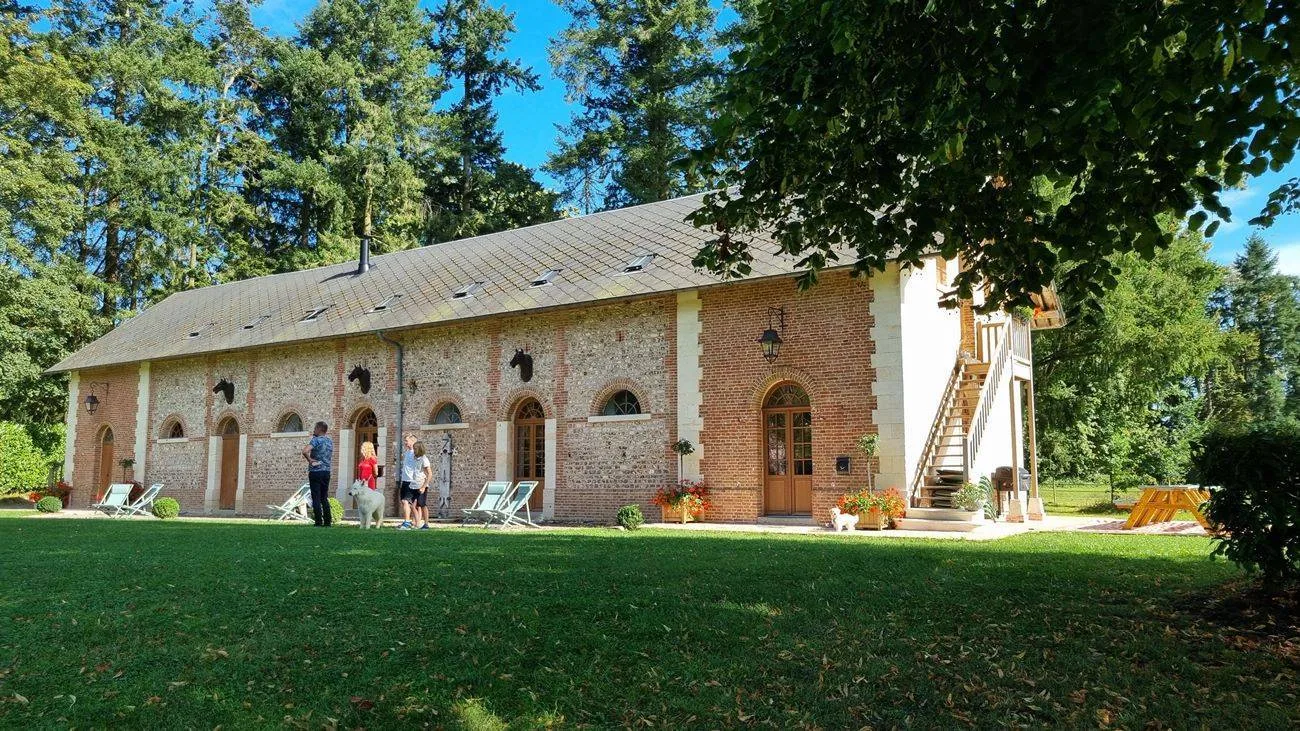 Les Écuries interior
