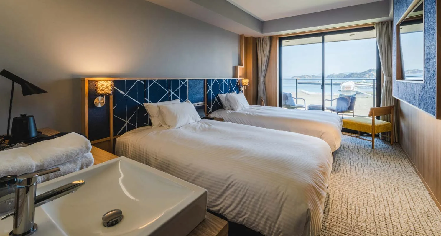 Twin room image