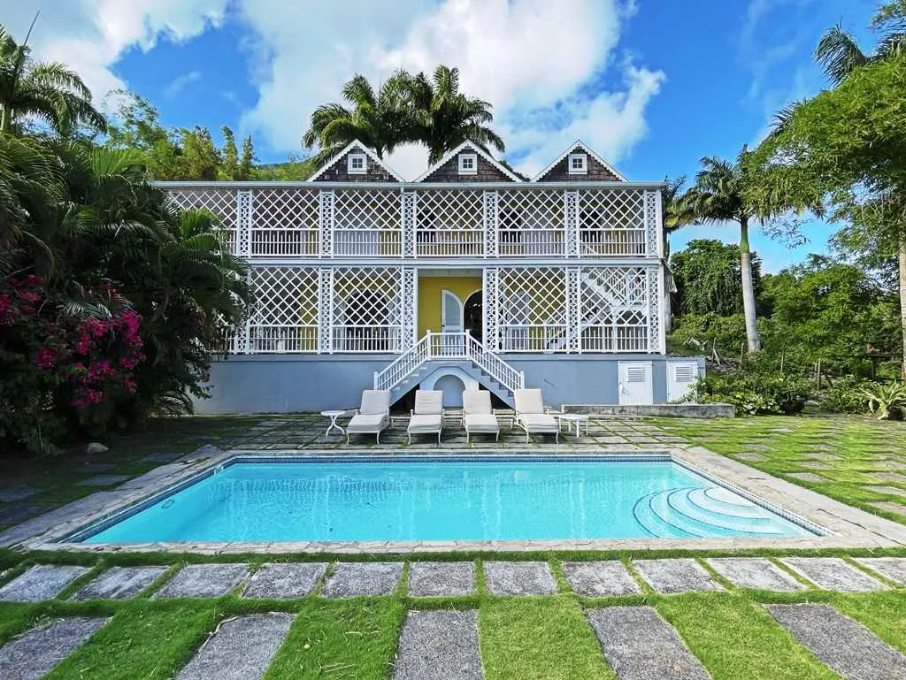 Piscina de Yellow Manor