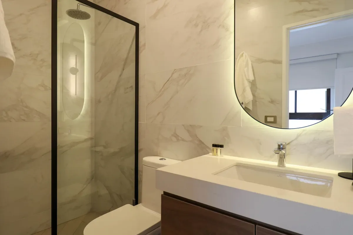 Enjoyable 2BR Stay w/ Balcony in Miraflores