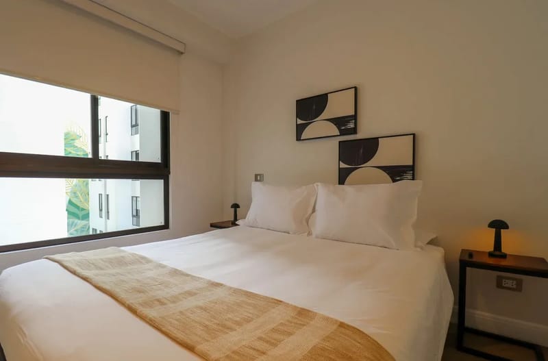 Enjoyable 2BR Stay w/ Balcony in Miraflores