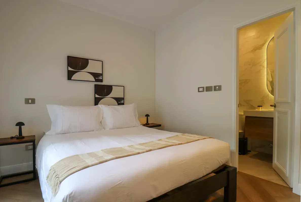 Enjoyable 2BR Stay w/ Balcony in Miraflores