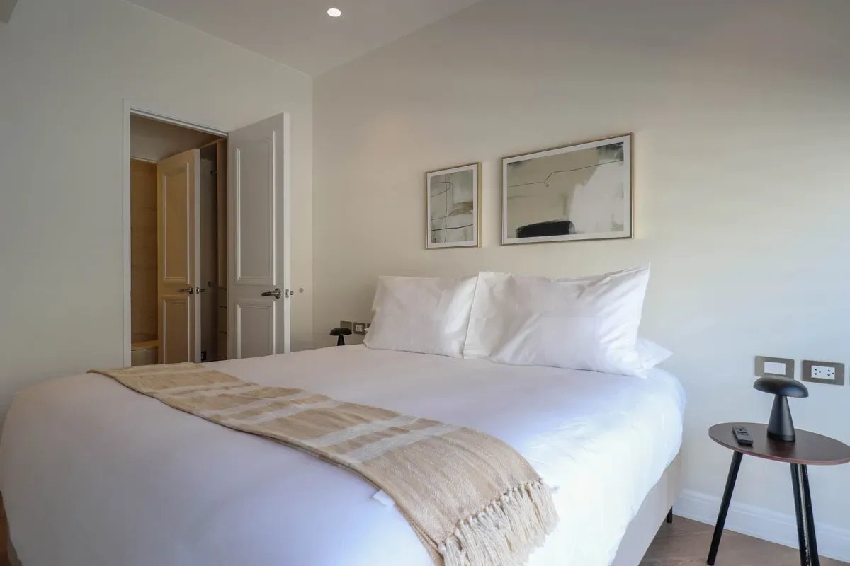 Enjoyable 2BR Stay w/ Balcony in Miraflores