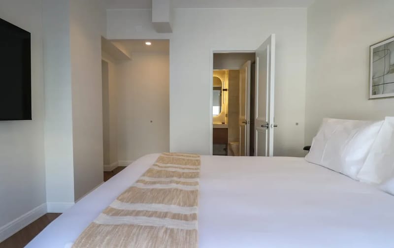 Enjoyable 2BR Stay w/ Balcony in Miraflores