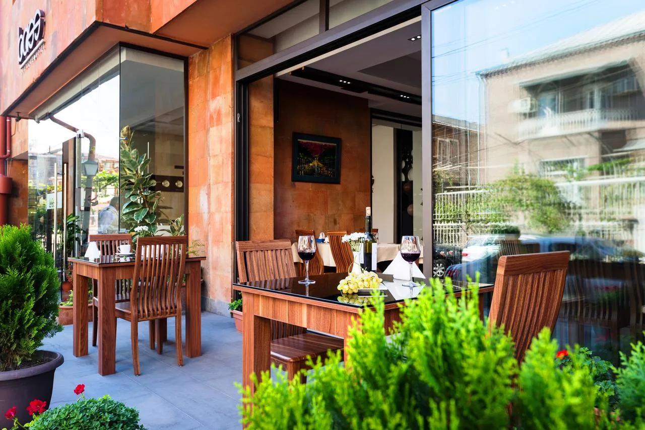 Open-air café