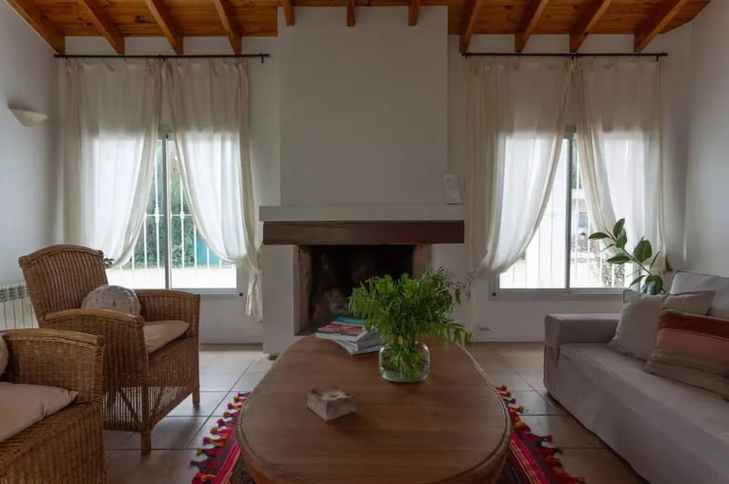 Bright 4BR Home w/ Amazing Pool in Mendoza