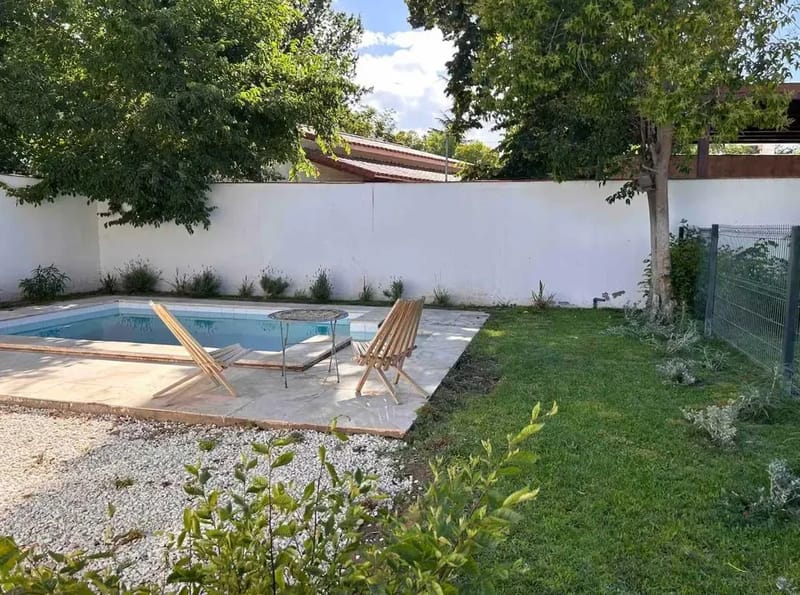 Bright 4BR Home w/ Amazing Pool in Mendoza