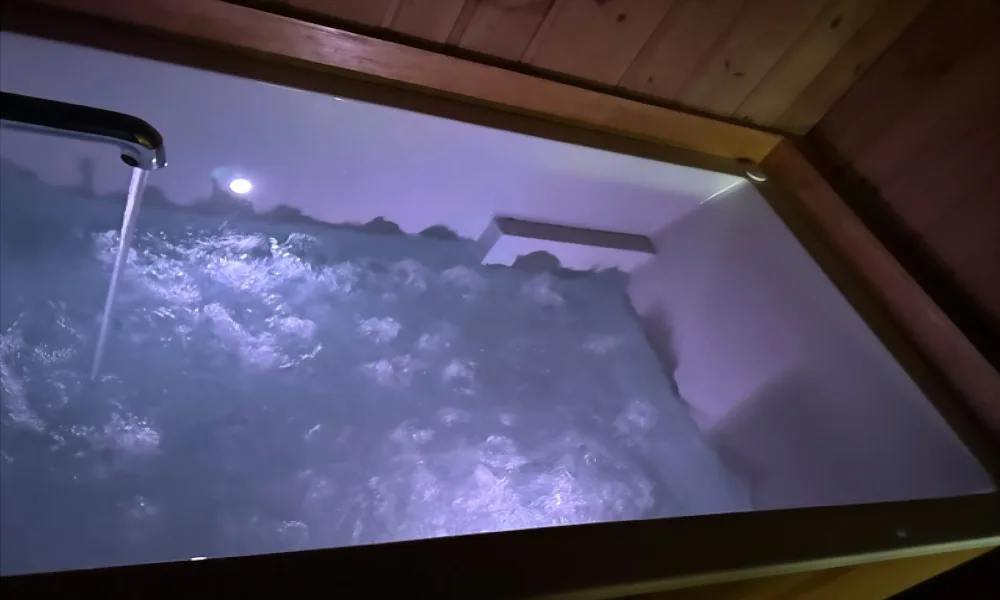 Honeymoon suite tub