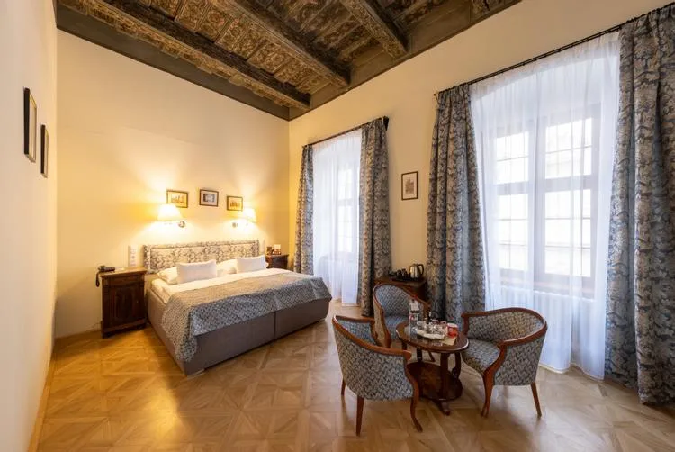 Deluxe triple room