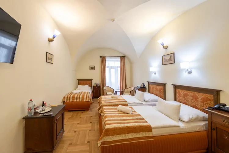 Standard triple room