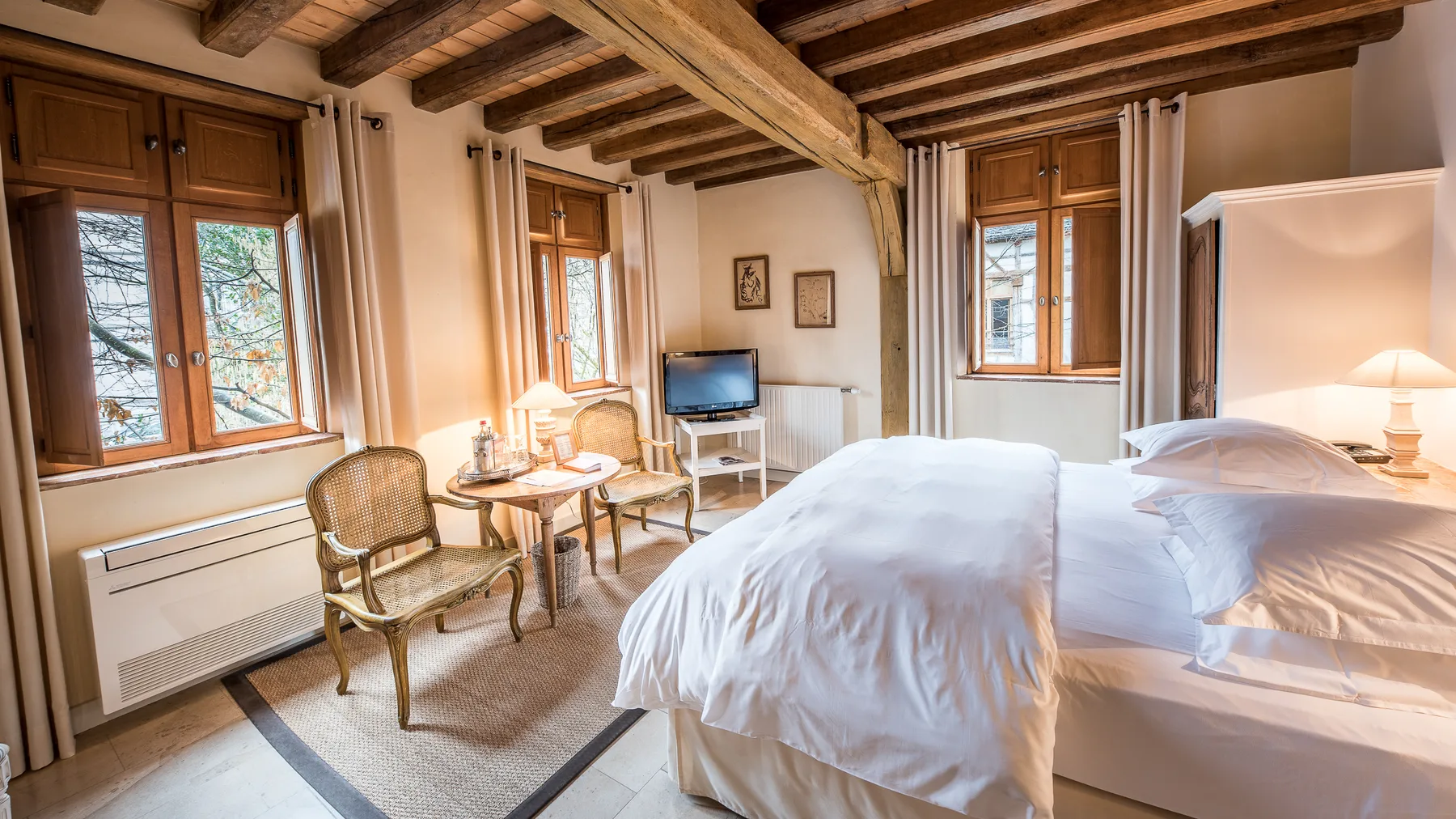 La Maison de Rhodes interior