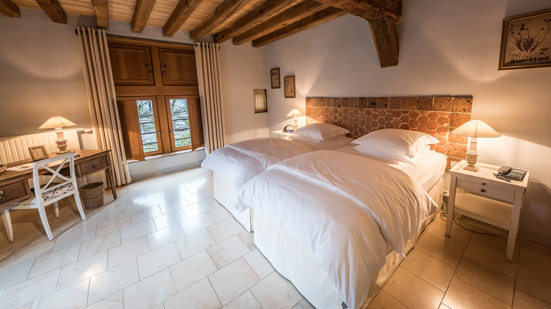 La Maison de Rhodes room