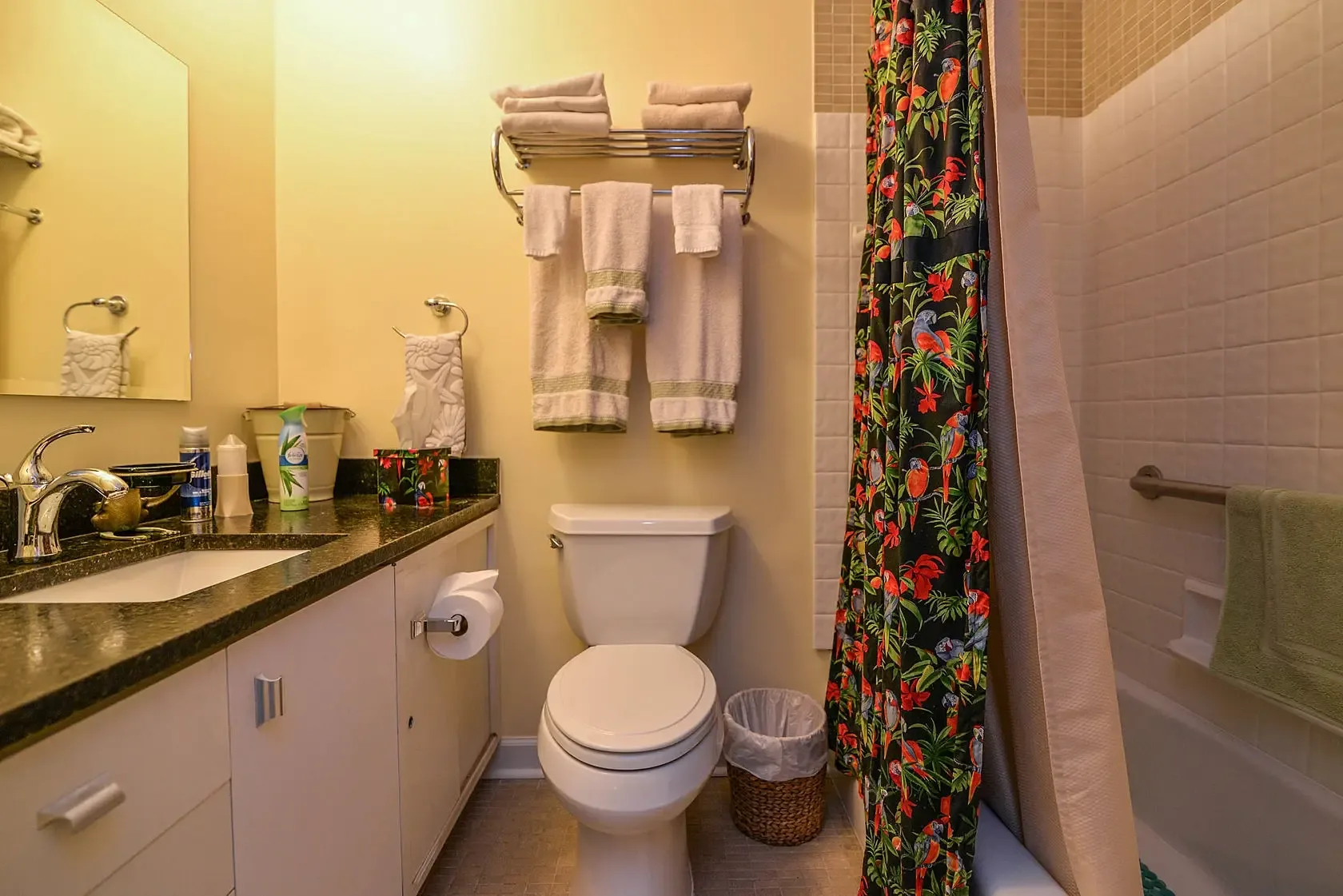 Baño de Aviary.