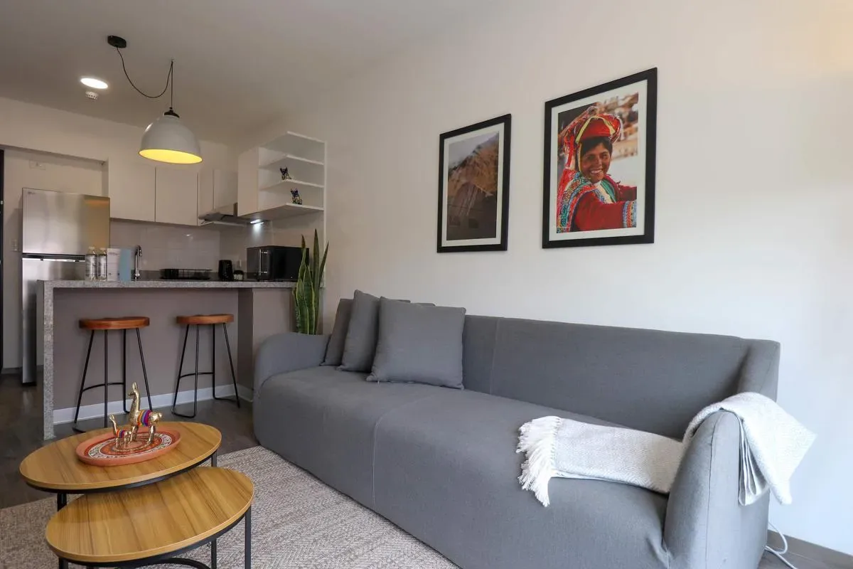 Modern 1BR in Historic Cusco w/ Balcony