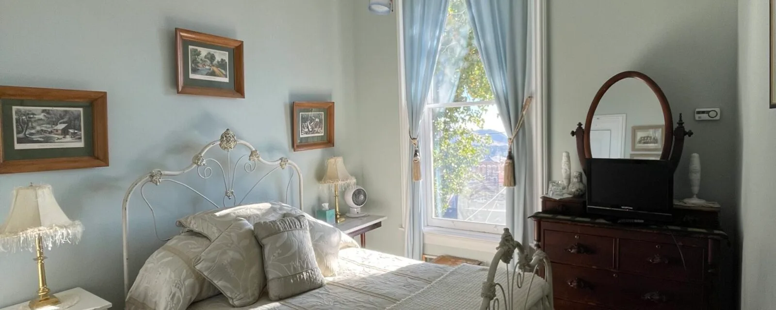 Cobb Mansion Bed & Breakfast
