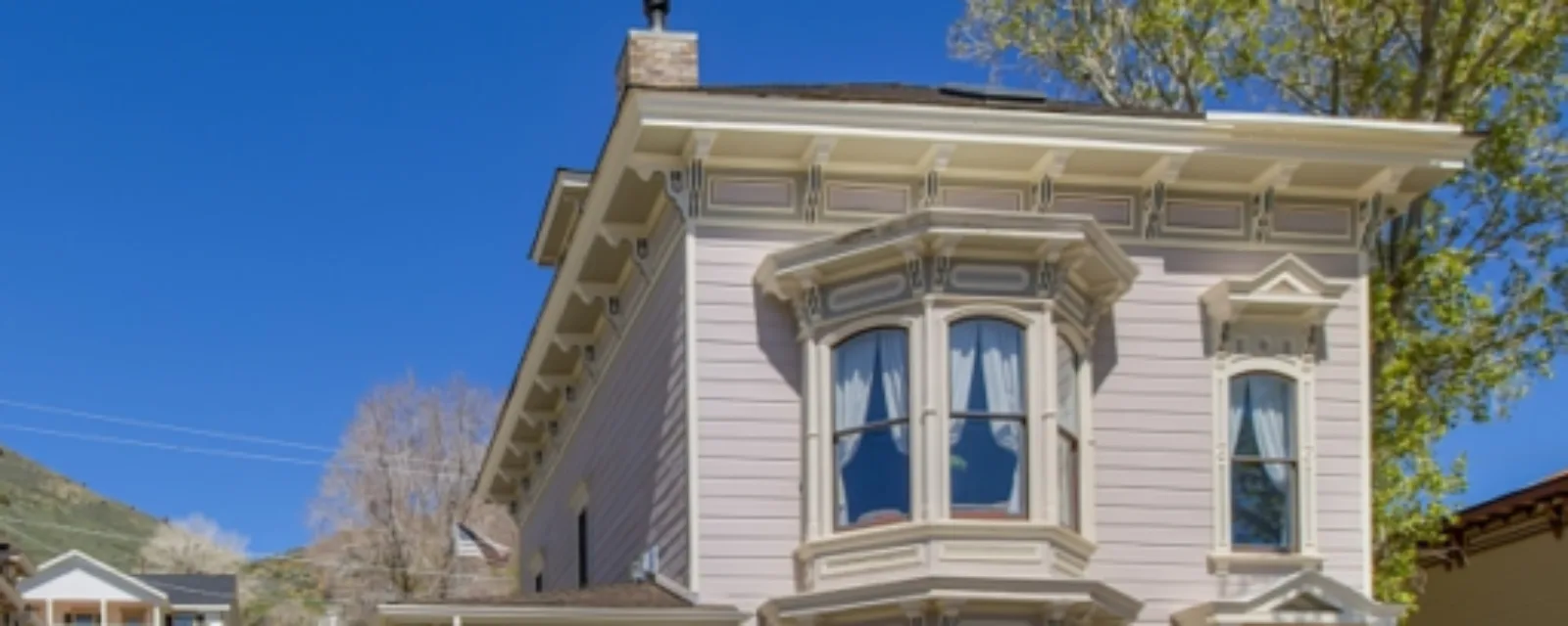 Stay in a Historical Victorian Bed & Breakfast.