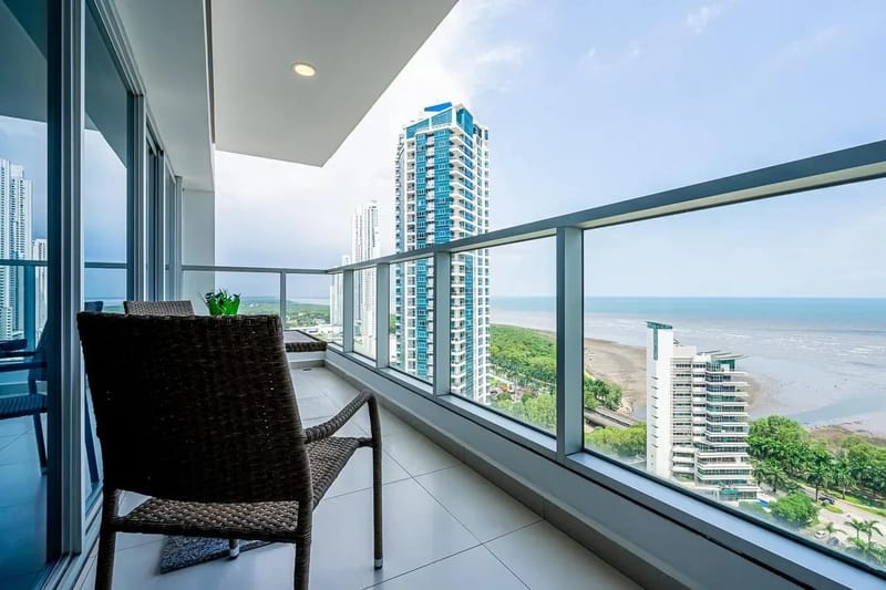 Deluxe 2BR in Costa del Este w/ Balcony