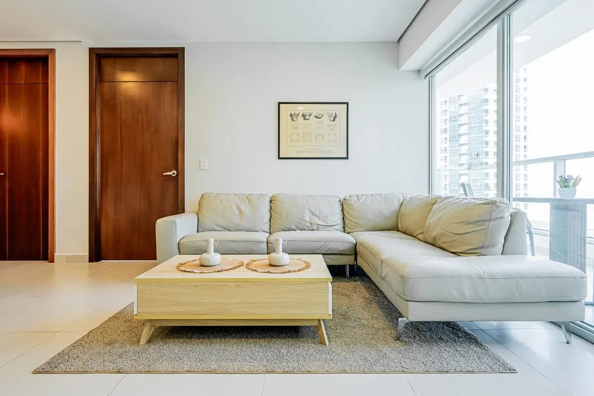 Deluxe 2BR in Costa del Este w/ Balcony