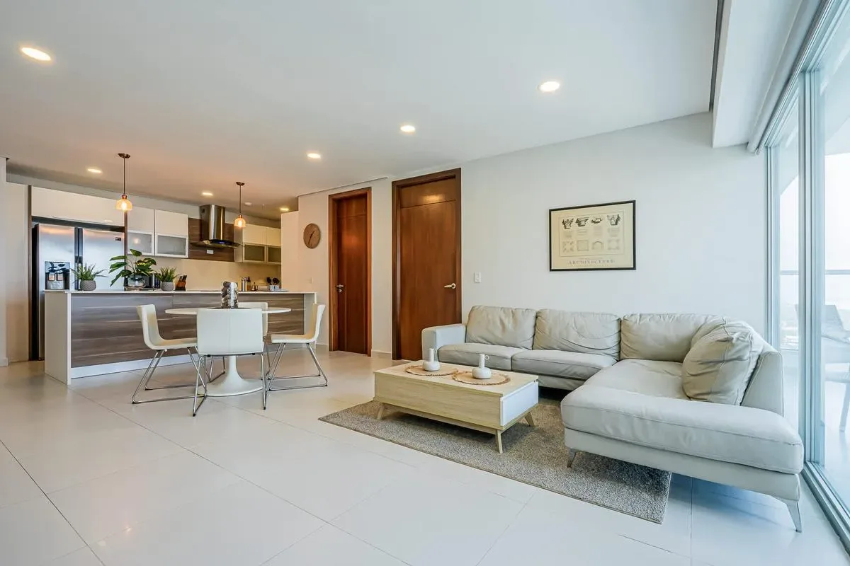 Deluxe 2BR in Costa del Este w/ Balcony