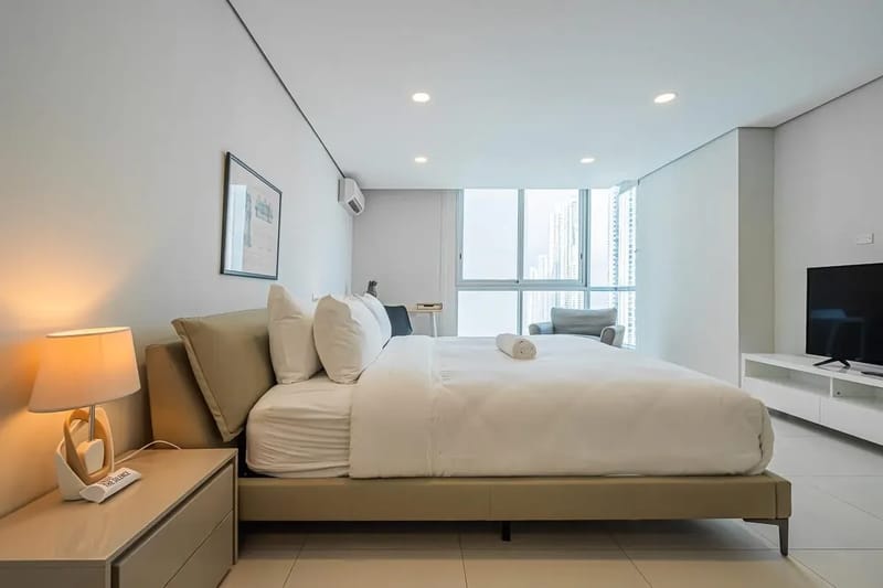 Deluxe 2BR in Costa del Este w/ Balcony