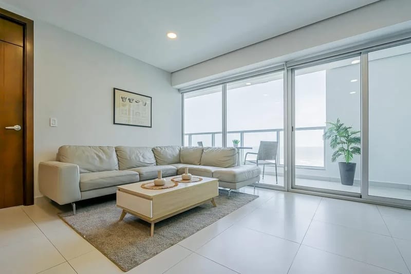 Deluxe 2BR in Costa del Este w/ Balcony