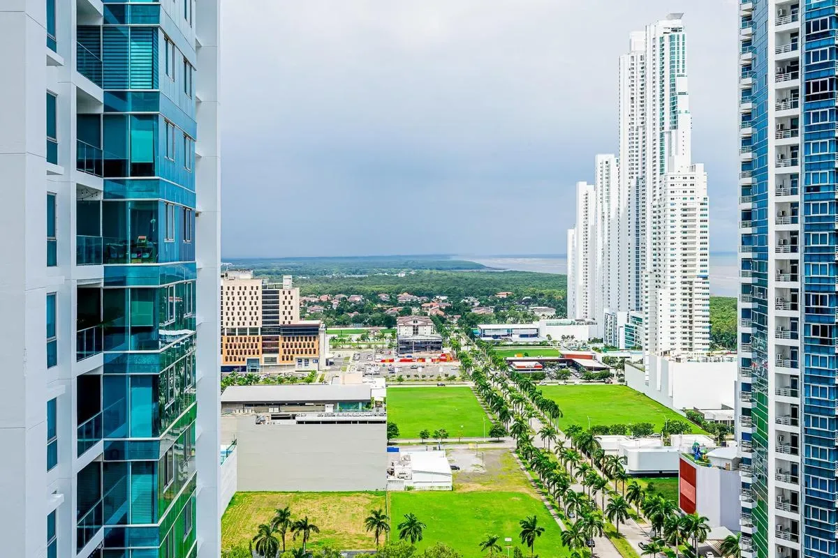 Deluxe 2BR in Costa del Este w/ Balcony
