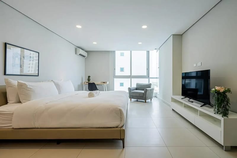 Deluxe 2BR in Costa del Este w/ Balcony