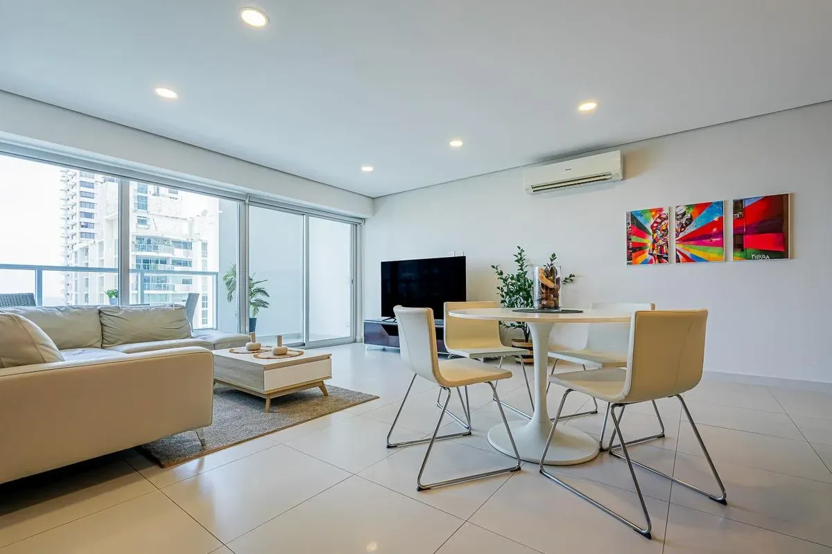 Deluxe 2BR in Costa del Este w/ Balcony