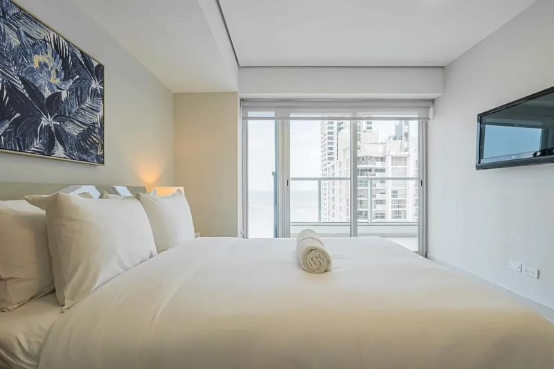 Deluxe 2BR in Costa del Este w/ Balcony