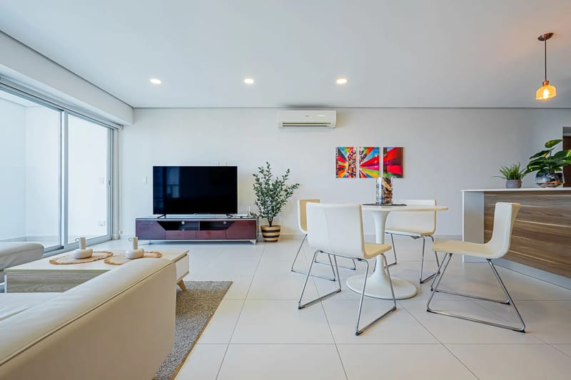 Deluxe 2BR in Costa del Este w/ Balcony