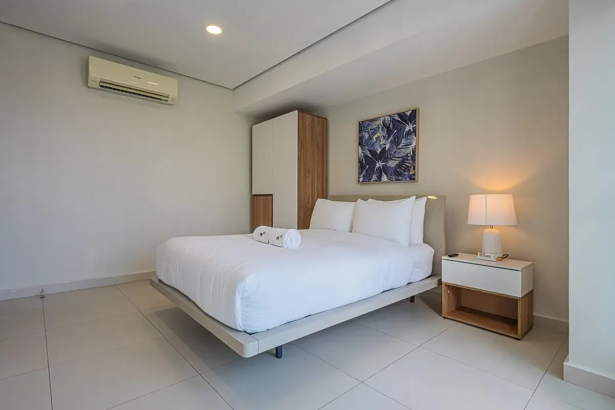Deluxe 2BR in Costa del Este w/ Balcony