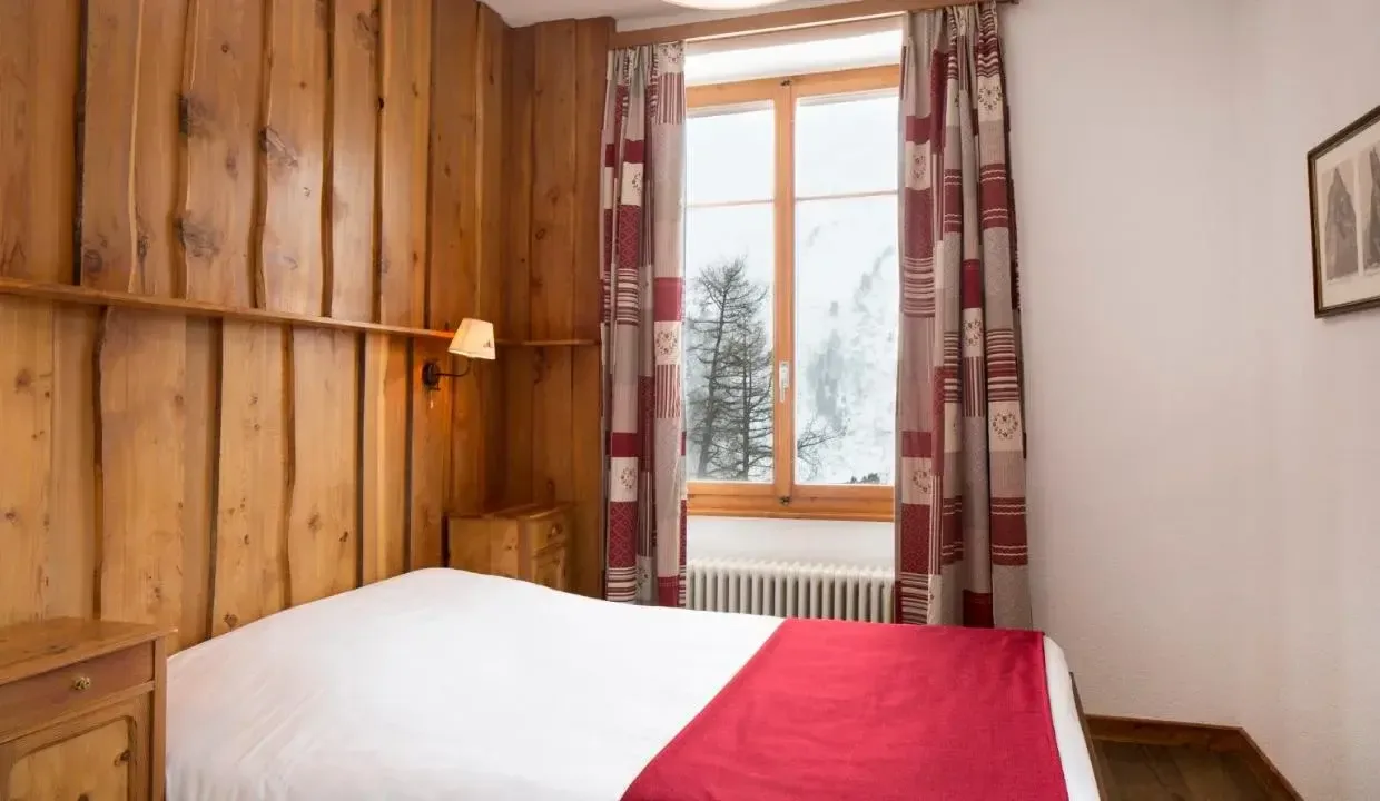 Mountain-view room facing Mont-Collon