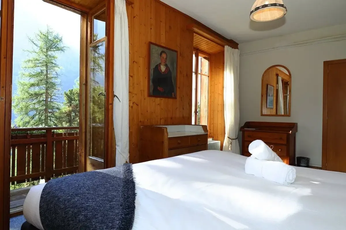 Mountain-view room facing Mont-Collon