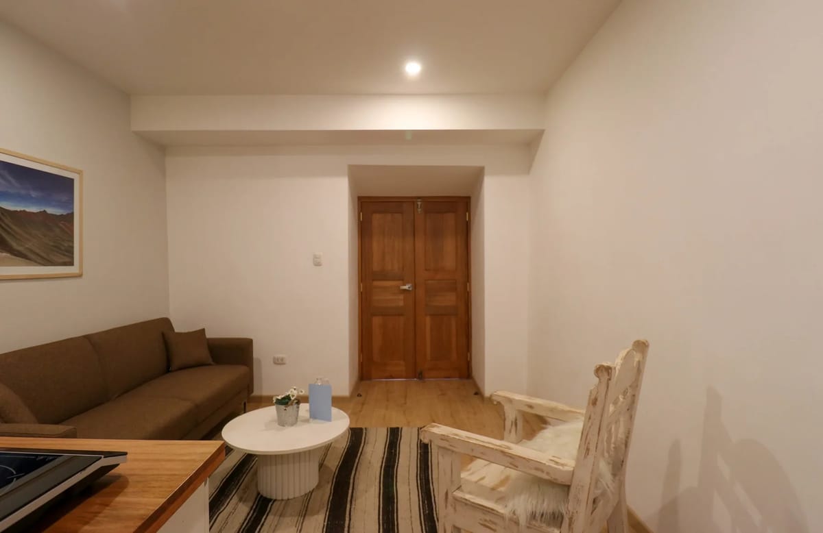 Cozy 1BR in Plaza de Armas w/ Balcony