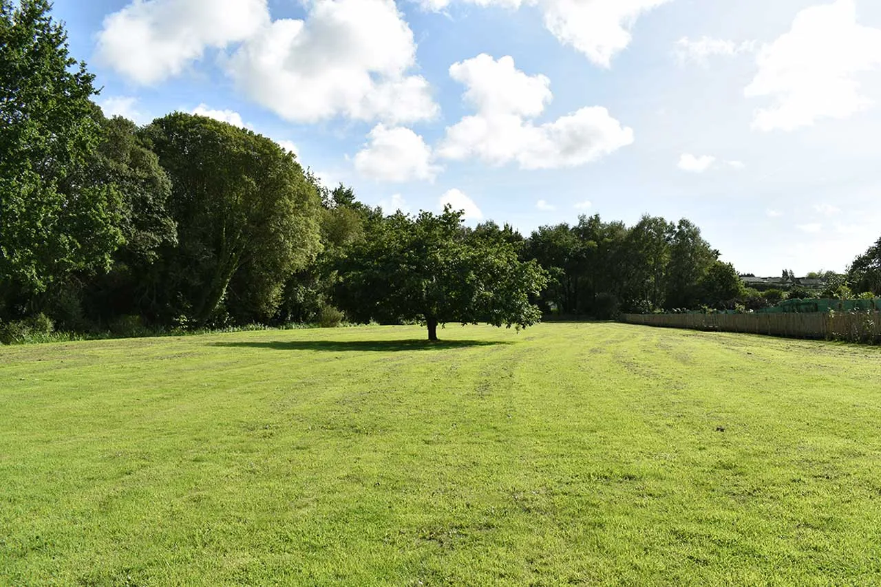 Ar Bradenn Gwidel property