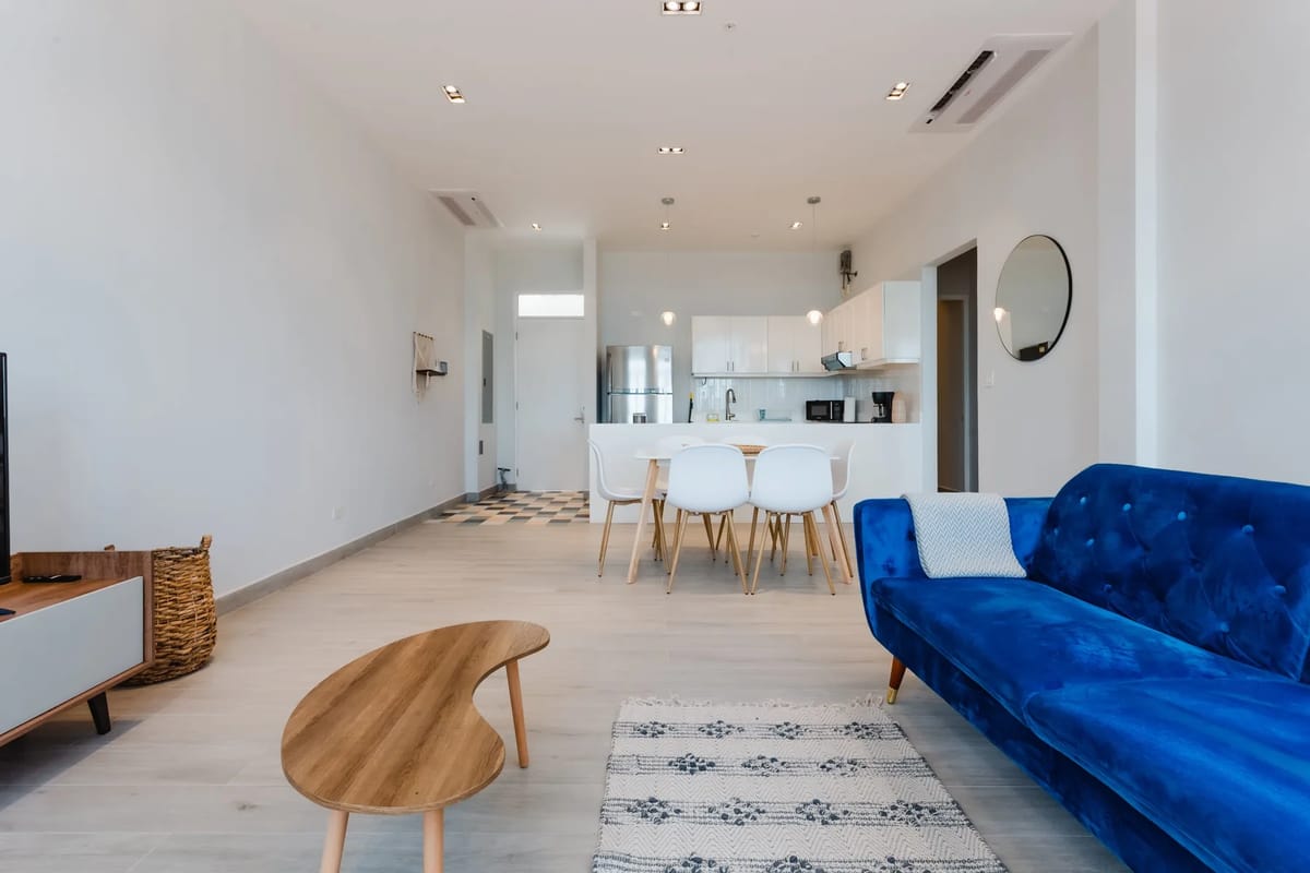 Authentic 2BR in Casco Antiguo w/ Balcony