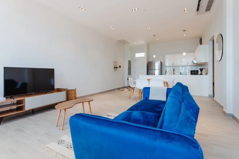 Authentic 2BR in Casco Antiguo w/ Balcony