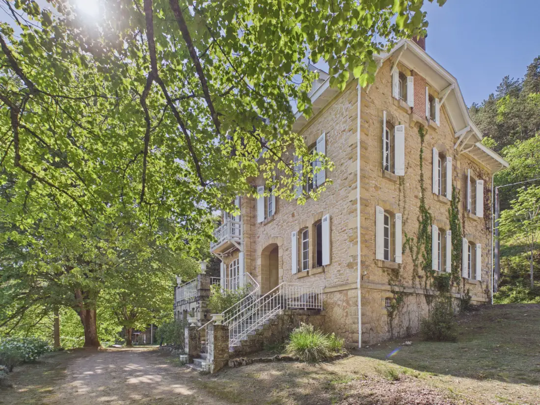 Gran casa señorial en alquiler en Saint-Léon-sur-Vézère