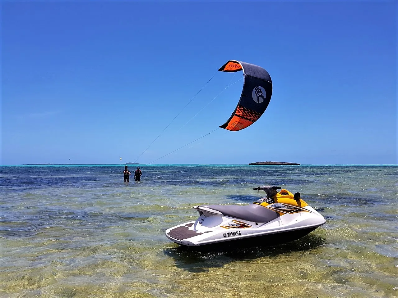 Kitesurfing school