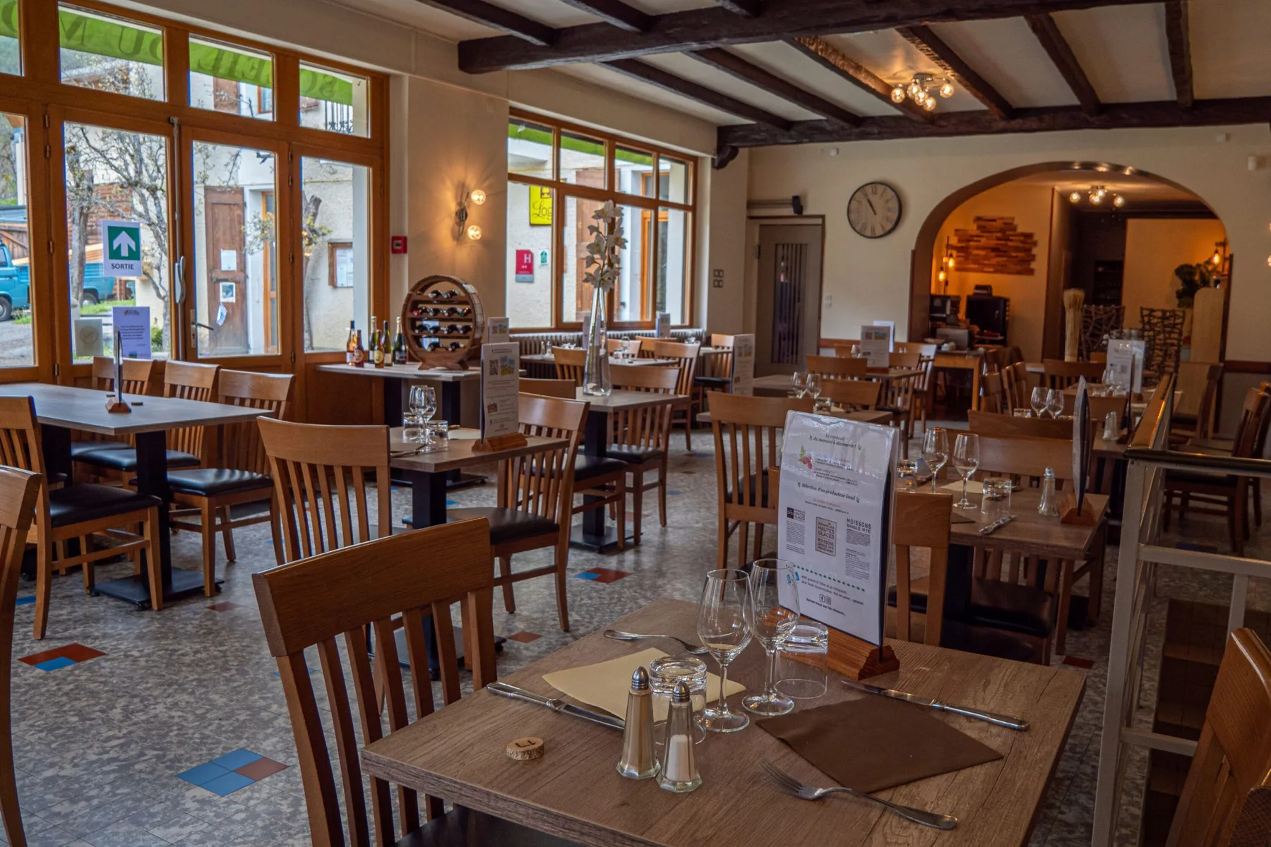 Restaurant dining room
