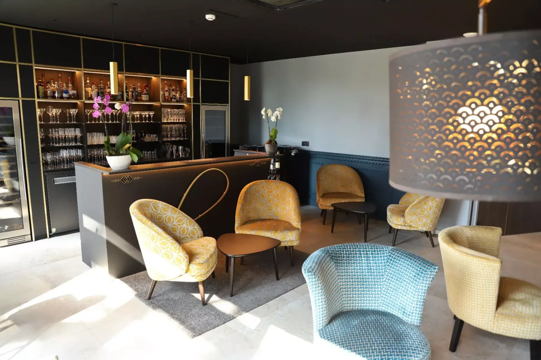 Lounge bar