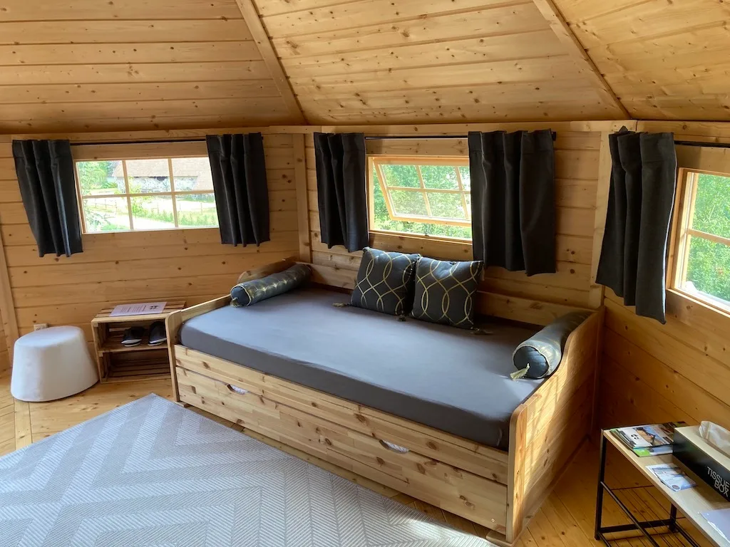 Trundle bed in the Kota Lavours