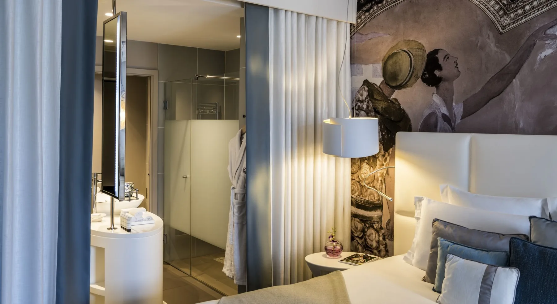 Cures Marines hotel room