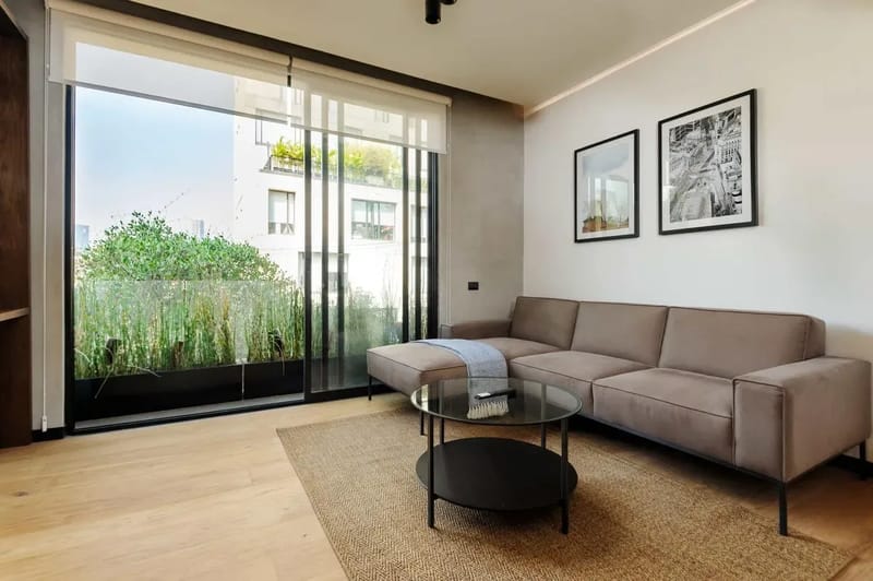 Deluxe 1BR with Elegant Balcony in Roma Nte