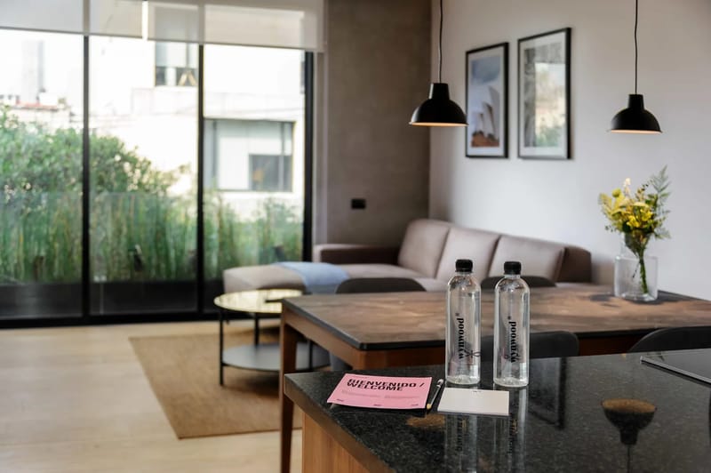 Deluxe 1BR with Elegant Balcony in Roma Nte