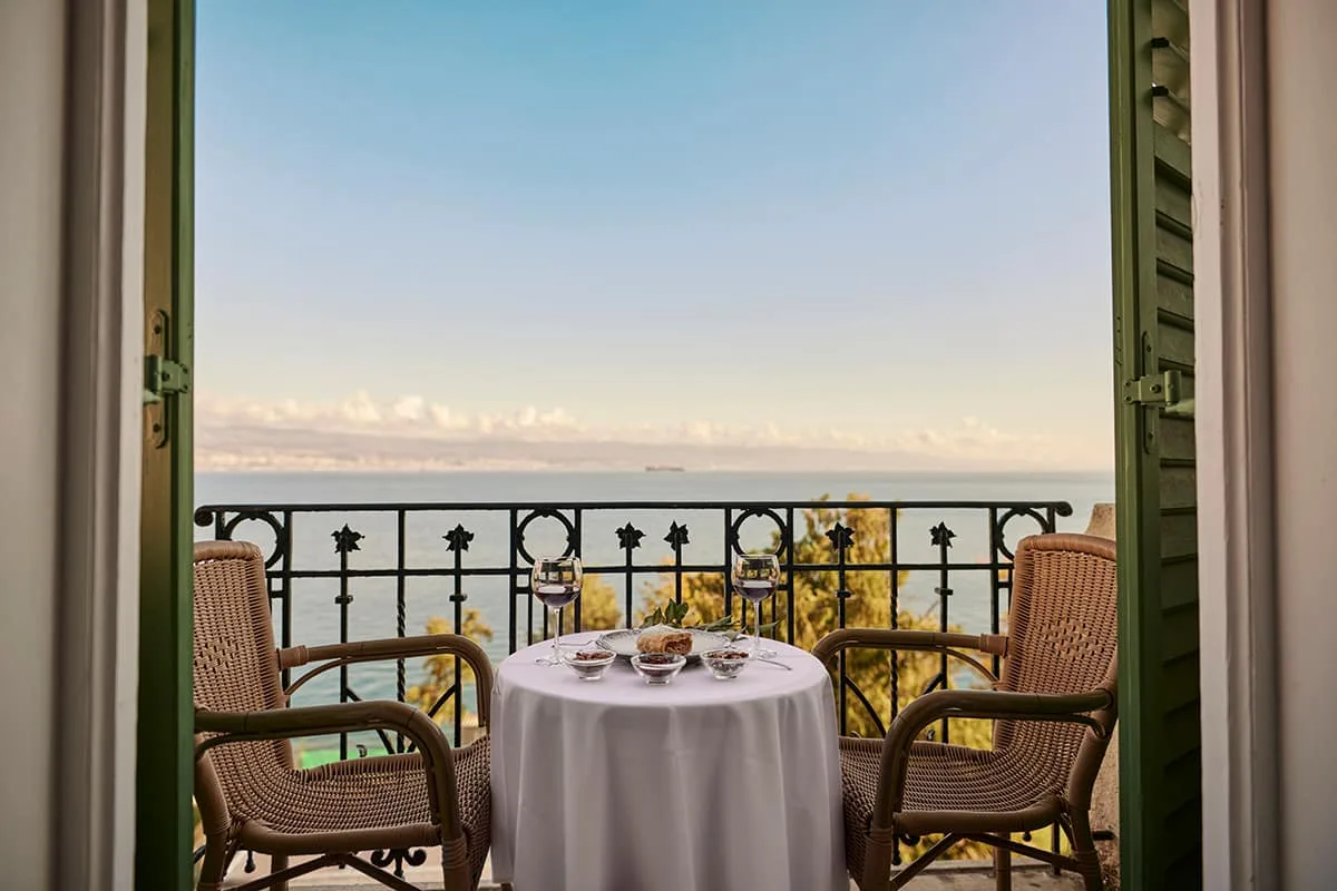 Double or twin room with sea view and balcony
