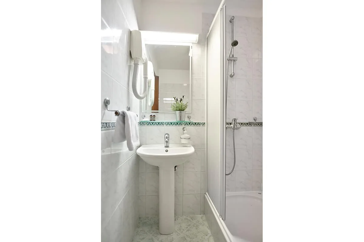 Room bathroom