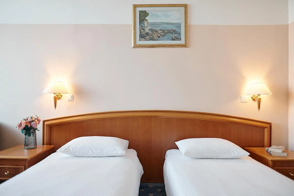 Double or twin room with sea view